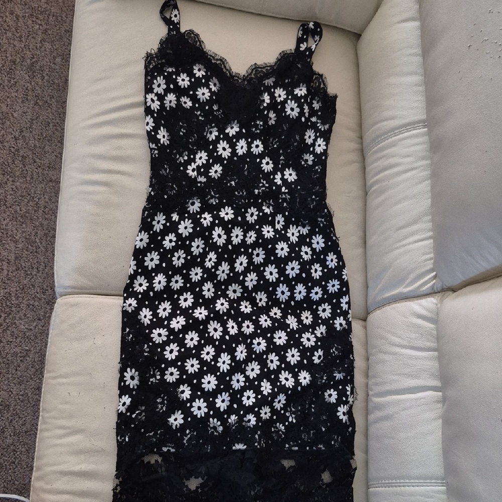 Dolce & Gabbana Black and White Floral Mini Dress Authentic. Mint Condition